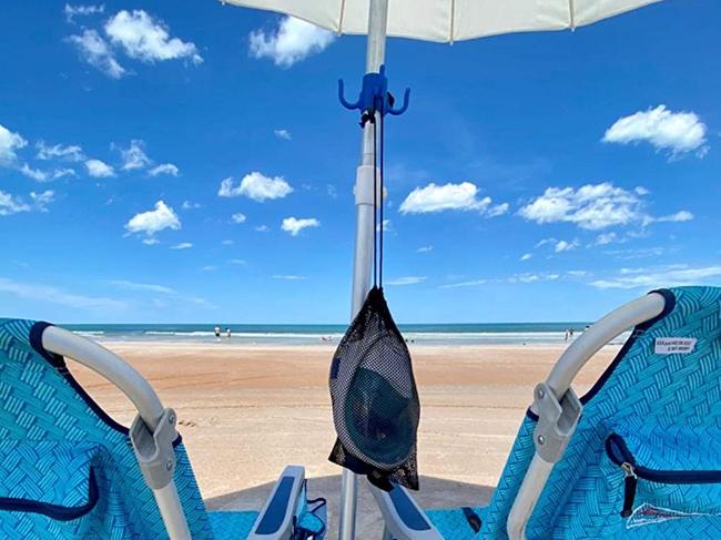 Umbrella hanging hook for the beach