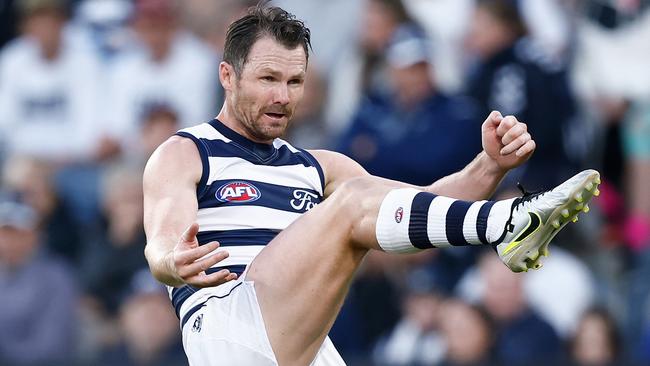 GEELONG, AUSTRALIA - FEBRUARY 25: Patrick Dangerfield of the Cats in action during the 2025 AFL AAMI Community Series match between the Geelong Cats and the Essendon Bombers at GMHBA Stadium on February 25, 2025 in Geelong, Australia. (Photo by Michael Willson/AFL Photos via Getty Images)