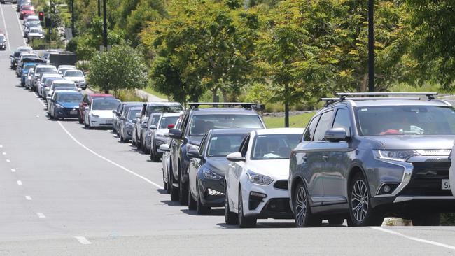 There were hundreds of cars lined up for Covid testing at Southport today. 2 January 2022 Southport Picture by Richard Gosling