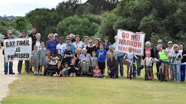 Residents voice their concern over plans to narrow Beach Rd between Mentone and Mordialloc. Picture: Andrew Batsch