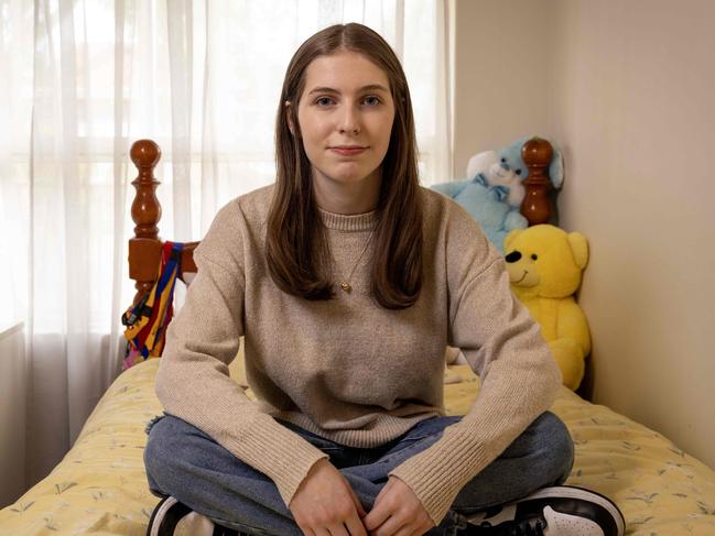 November 5, 2024: 15 Year old Leah Manders was bullied so badly at Mitcham Girls high that she had to spend time on a psych ward and is now doing distance education .   Picture: Kelly Barnes