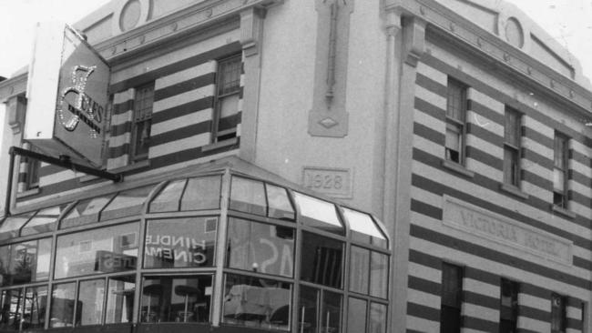 Jules in Hindley Street. By the late 1980s, its male famous statues had retired.