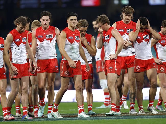 Dejected Swans during the AFL Round 12 match between the Sydney Swans and Adelaide Crows at the SCG on May 31, 2025. Photo by Phil Hillyard (Image Supplied for Editorial Use only - NO ON SALES - copyright Phil Hillyard )