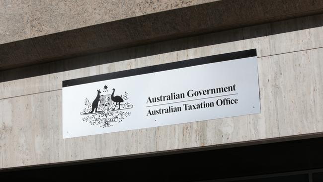 Different relief payments have different tax requirements, the ATO says. Picture: AAP / April Fonti.