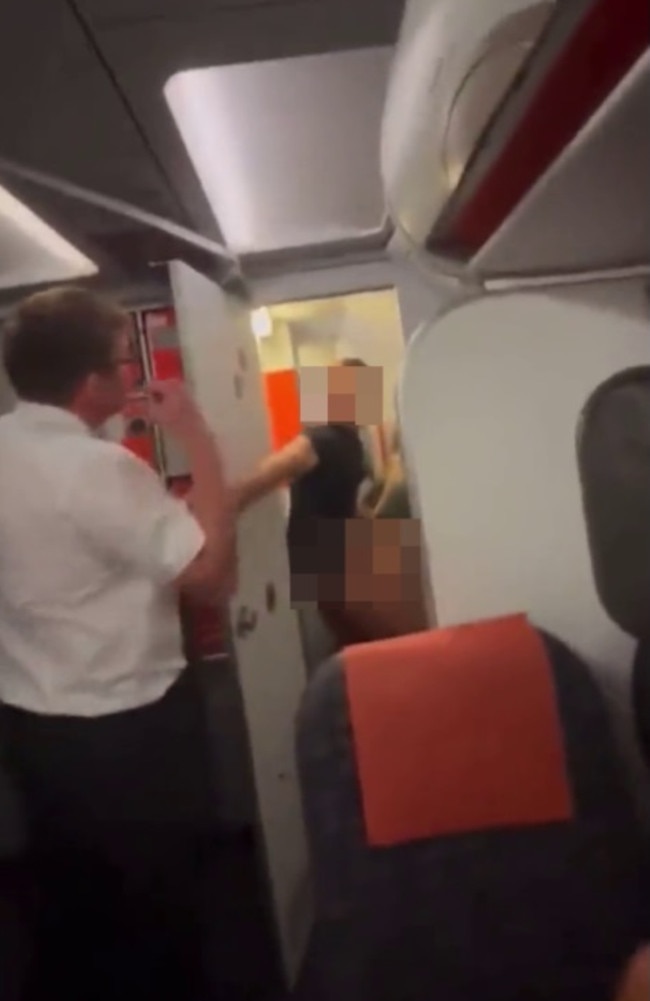 Couple Busted Having Sex In Easyjet Plane Toilet Au