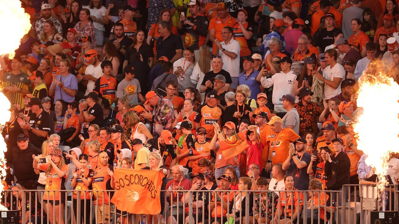 Fans packed out the stands for the Big Bash. (Photo by Paul Kane/Getty Images)