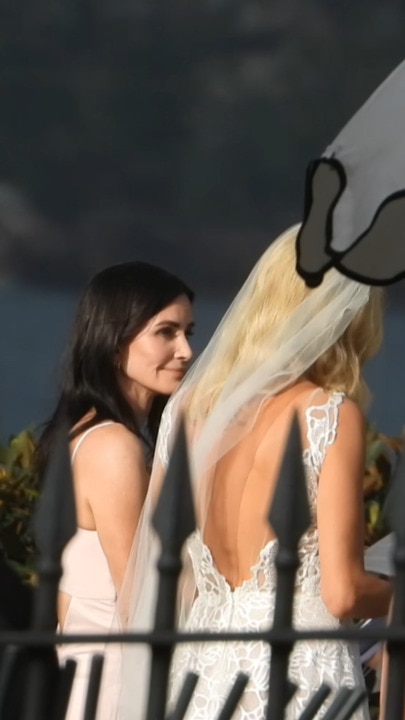 Courteney Cox officiates the wedding of her Aussie friend in Sydney