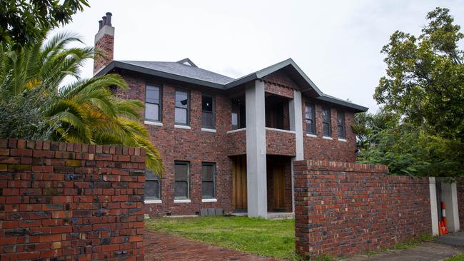 A property in Caulfield North owned by Vincenzo Tesoriero, whose assets have been frozen by the court. Picture: Aaron Francis