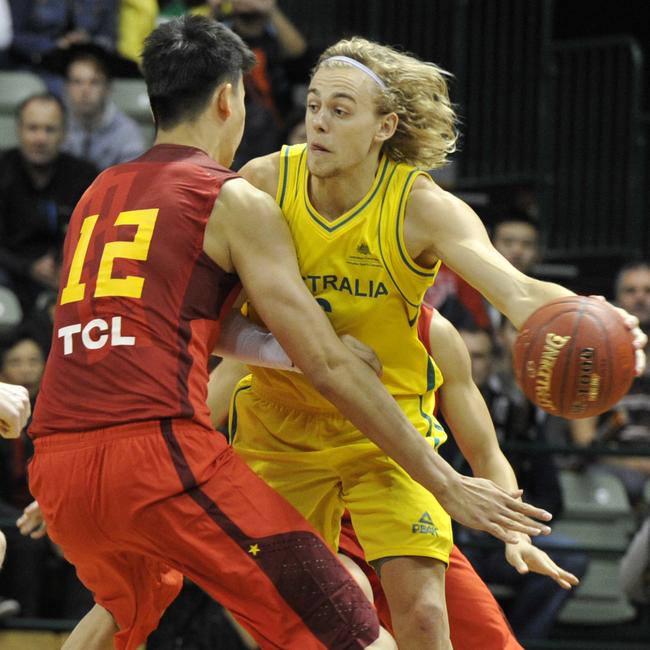 Hugh Greenwood in action for the Boomers against China in 2014.