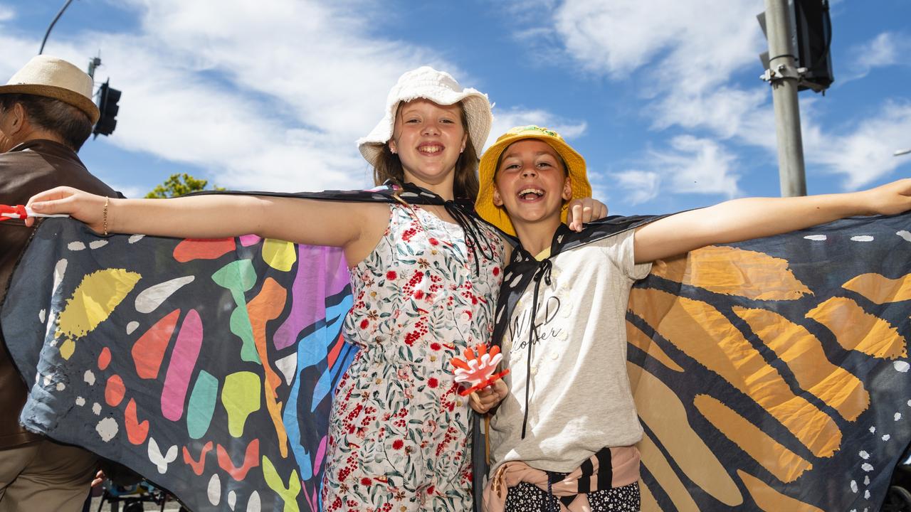 Friends Isabella Harley (left) and Ariel Sippel are ready for the Grand Central Floral Parade of Carnival of Flowers 2022, Saturday, September 17, 2022. Picture: Kevin Farmer