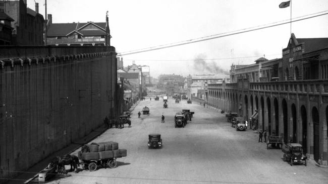 History: The Gas Works at Cockle Bay circa 1920, now the site of the Barangaroo development.