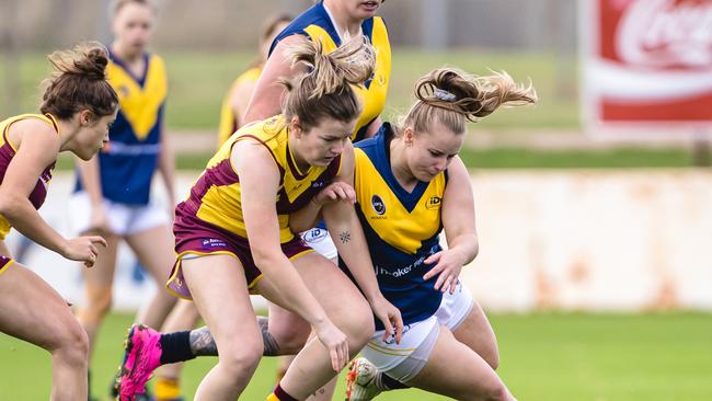 Football. NWFLW V SFLW representative teams. Lauren Stevenson NWFLW and Brianna Barwick SFLW. Picture Linda Higginson.