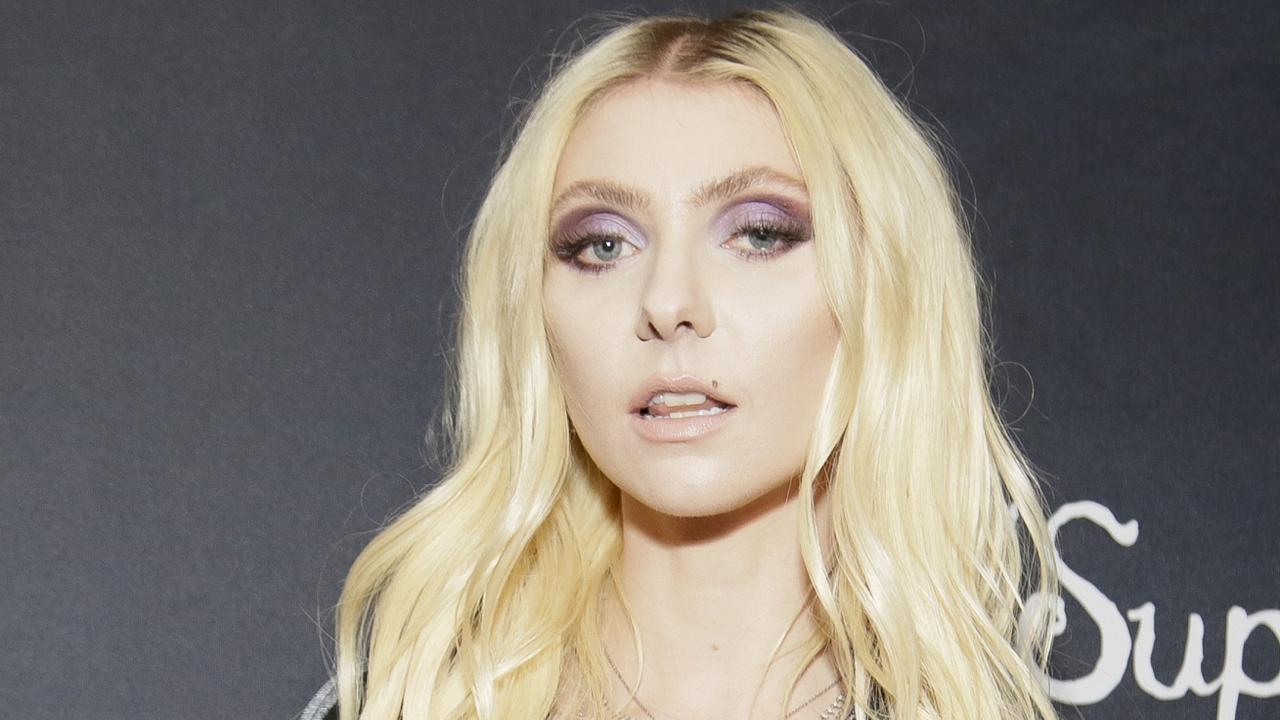 Former child star, Taylor Momsen, wows by going topless on red carpet