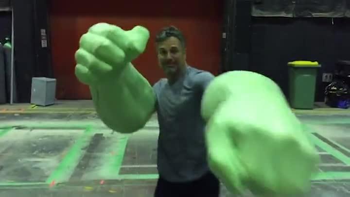 Thor: Ragnarok star Mark Ruffalo gives fans a glimpse of life on set