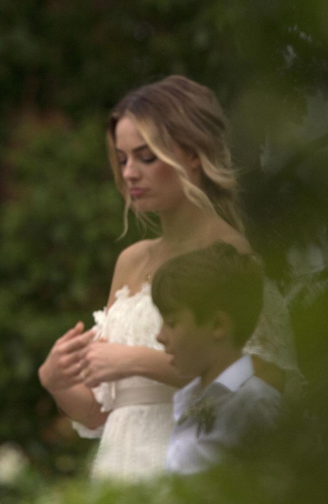 Margot Robbie wedding dress photos Star looks stunning on big day