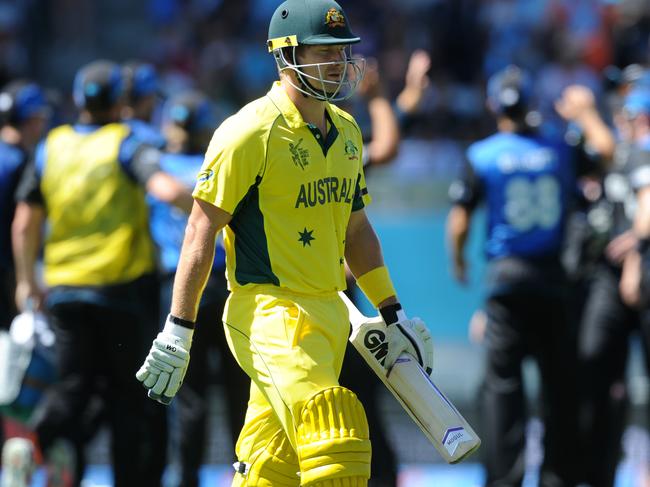 Australia's Shane Watson walks from the field after he was dismissed for 23 runs during their Cricket World Cup match against New Zealand in Auckland, New Zealand, Saturday, Feb. 28, 2015. (AP Photo Ross Setford)