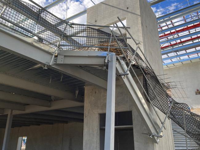 Tradies could’ve died: Shock images of ‘catastrophic failure’ at Qld worksite