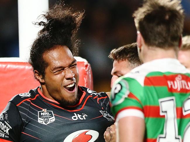 AUCKLAND, NEW ZEALAND - MAY 26:  Agnatius Paasi of the Warriors celebrates after scoring the opening try during the round 12 NRL match between the New Zealand Warriors and the South Sydney Rabbitohs at Mt Smart Stadium on May 26, 2018 in Auckland, New Zealand.  (Photo by Anthony Au-Yeung/Getty Images)