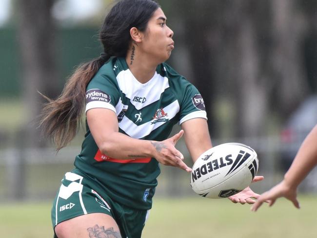 Norlynn Tu’ifua gets a pass away in the early rounds. Picture: Scott Morris Photography