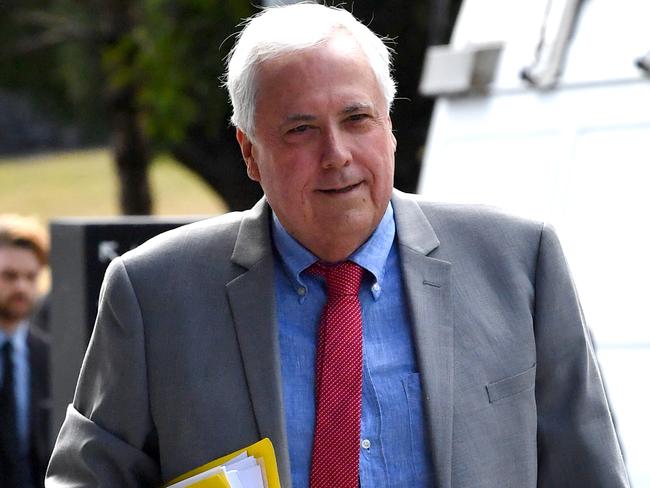 Clive Palmer at the Brisbane Supreme Court in Brisbane, Thursday, September 14, 2017. The court is hearing whether federal government appointed liquidators will be allowed to freeze Palmer's assets. (AAP Image/Darren England) NO ARCHIVING