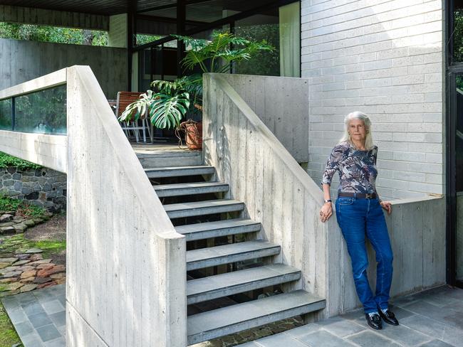 EMBARGO FOR WISH MAGAZINE. 07 MARCH 2025. Penelope Seidler in the leafy surrounds of her home in Sydneys Killara, from new book, Collecting: living with art, which offers a glimpse into the homes of some Australias most fascinating collectors. Photo: Dave Wheeler