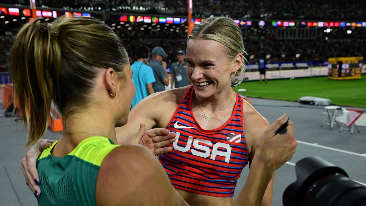 Australia's Nina Kennedy (L) and USA's Katie Moon (R) decide to share the gold in Budapest. (Photo by Ben Stansall / AFP)