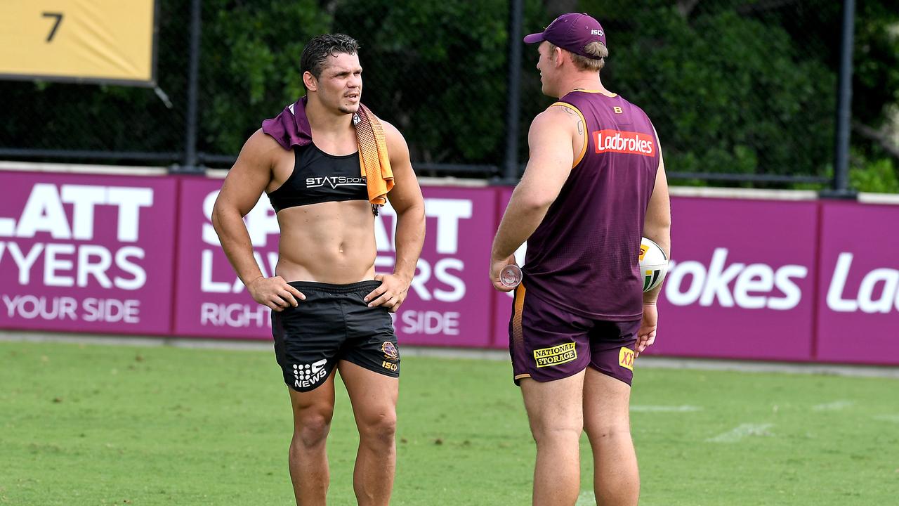 Roberts and Lodge catch up at training. Image: AAP image, John Gass