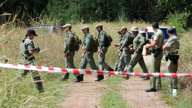 Police at the Edelsten Road, Howard Springs, crime scene in Darwin's rural area where Matej ('Matthew') Vanko is alleged to of murdered one man and taken a woman hostage.