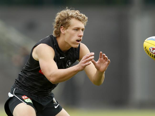 MELBOURNE, AUSTRALIA - APRIL 13: Finlay Macrae of the Magpies in action during a Collingwood Magpies AFL training session at the Holden Centre on April 13, 2021 in Melbourne, Australia. (Photo by Darrian Traynor/Getty Images)