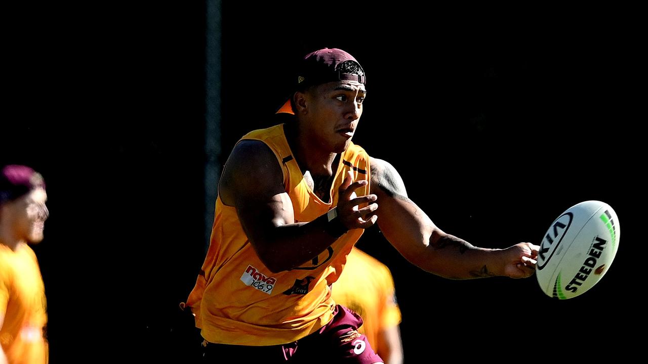 BRISBANE, AUSTRALIA - JUNE 30: Tesi Niu passes the ball during a Brisbane Broncos NRL training session at Clive Berghofer Field on June 30, 2021 in Brisbane, Australia. (Photo by Bradley Kanaris/Getty Images)