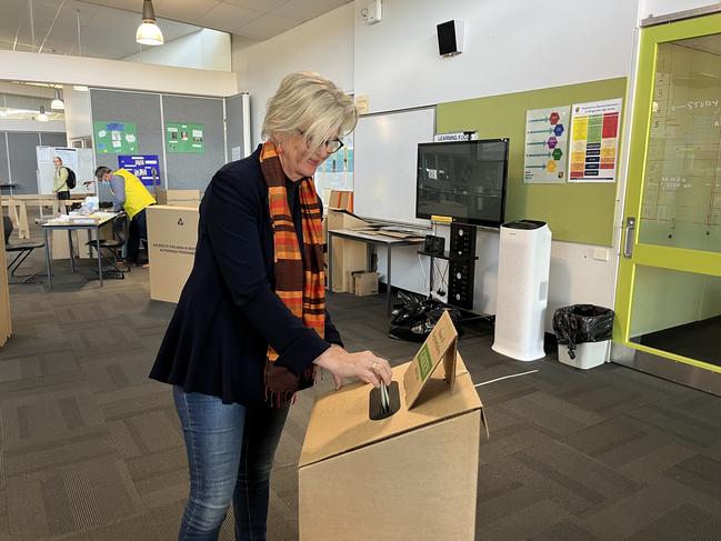 Dr Haines casting her vote at Wangaratta High School. Photo: Supplied.