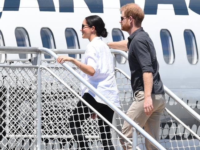 Royal farewell at Hervey Bay Airport - Harry and Meghan board the Qantas charter flight.