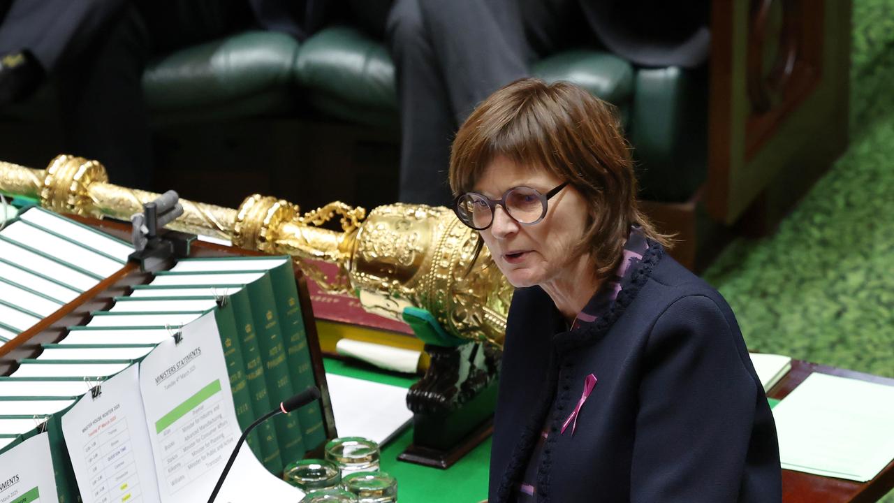 Question Time suspended in Vic after dramatic heckler display