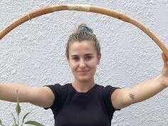 Why Sydney woman flew to Ukraine