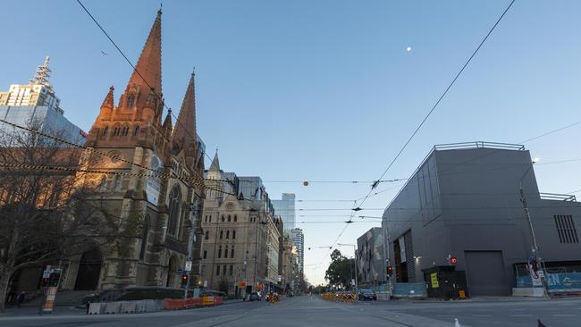 A quiet Flinders Street Station just after 5.30pm on Saturday. Picture: NCA NewsWire/Daniel Pockett