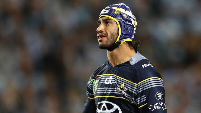 SYDNEY, AUSTRALIA - SEPTEMBER 23: Cowboys captain Johnathan Thurston looks dejected during the NRL Preliminary Final match between the Cronulla Sharks and the North Queensland Cowboys at Allianz Stadium on September 23, 2016 in Sydney, Australia. (Photo by Cameron Spencer/Getty Images)