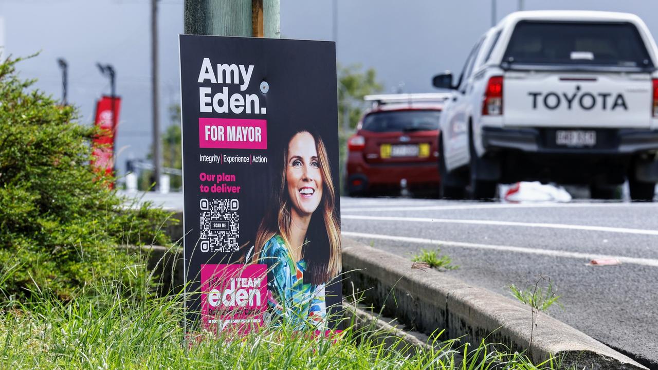 Former Cairns Regional Council CEO John Andrejic placed a corflute promoting Division 5 councillor and mayor aspirant Amy Eden outside ex-mayor Bob Manning’s home in Gordonvale earlier this month. Image: Brendan Radke