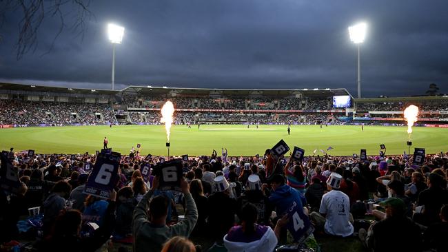 HOBART, AUSTRALIA - JANUARY 21: General view during the BBL Qualifier match between the Hobart Hurricanes and Sydney Sixers at Ninja Stadium on January 21, 2025 in Hobart, Australia. (Photo by Steve Bell/Getty Images)