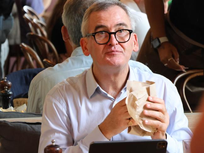 21-02-2024 - Woolworths chief executive Brad Banducci eating lunch at a Surry Hills cafe. Banducci announced that he would step down from his position in September. Picture: Michael Bilbe-Taylor / The Australian