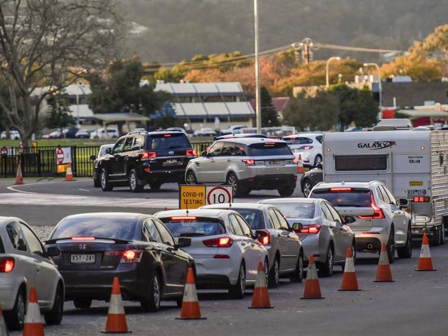 People are lining up in there cars for Covid -19 testing at Victoria Park Adelaide JUNE 29 2021. Picture Roy VanDerVegt