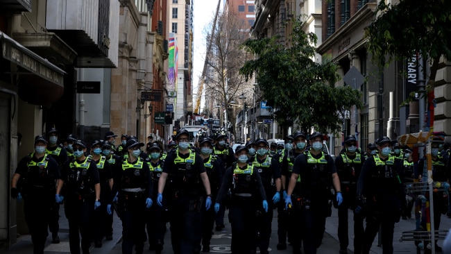 Melbournes Stadtzentrum wird abgeriegelt, um Demonstranten am Betreten der Stadt zu hindern.