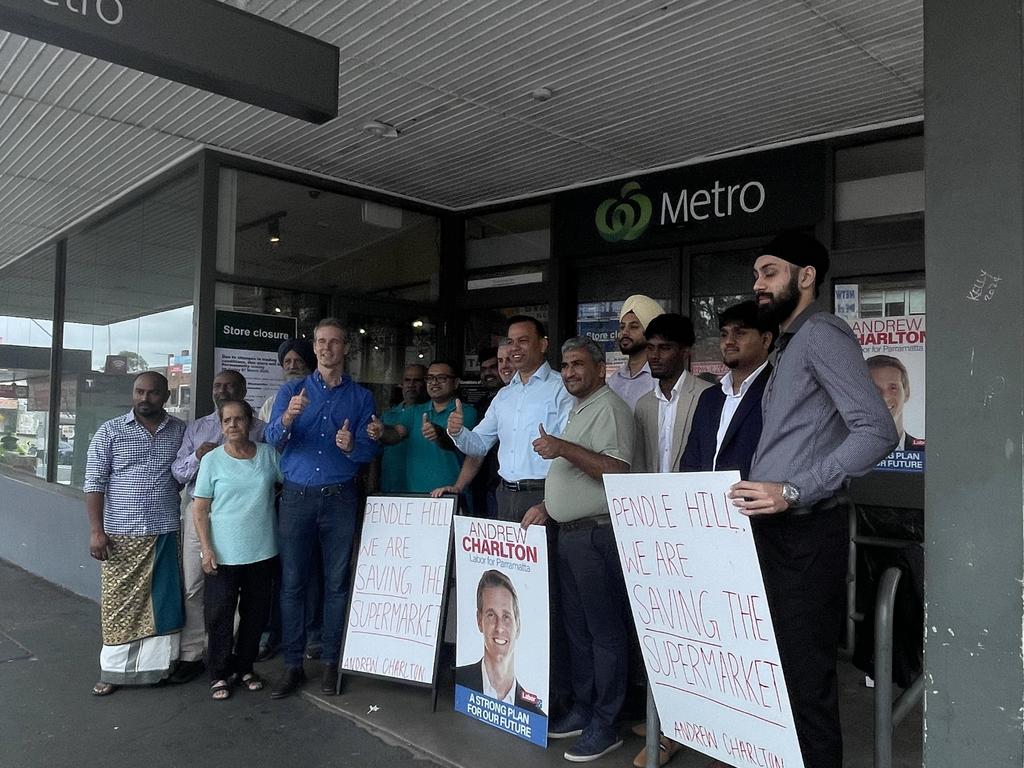 Parramatta federal Labor MP Andrew Charlton and community leaders at Pendle Hill to announce IGA will replace Woolworths.