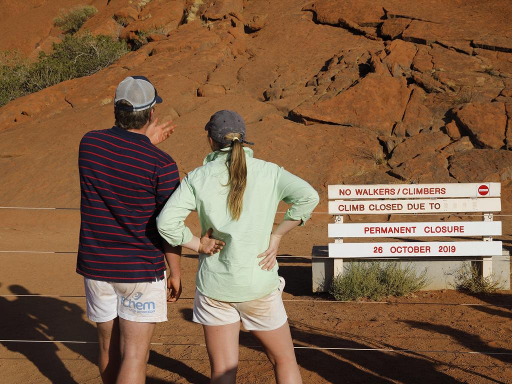 Uluru Climb Close Picture Gallery Of The Last Days Of The Uluru Climb Nt News