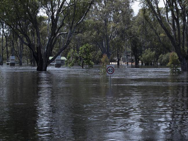 Mildura prepares for flooding by building levies all across town. Taken 22/11/2022