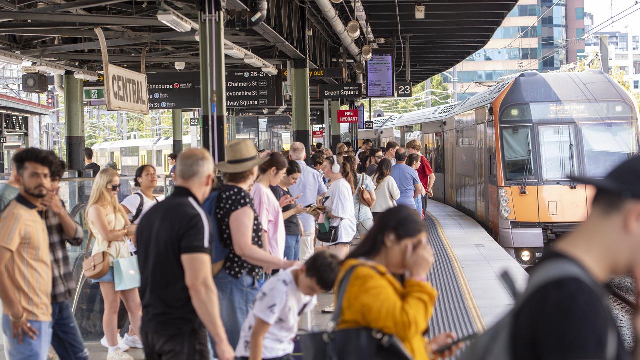 Catherine King has called on the Rail, Tram and Bus Union (RTBU) to ‘sort’ its dispute with the NSW government. Picture: NewsWire / Jeremy Piper