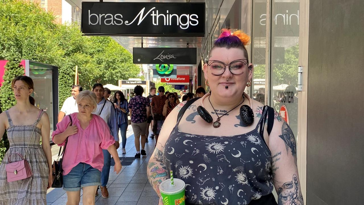 Adelaide Boxing Day sales: Shoppers flock to Rundle Mall