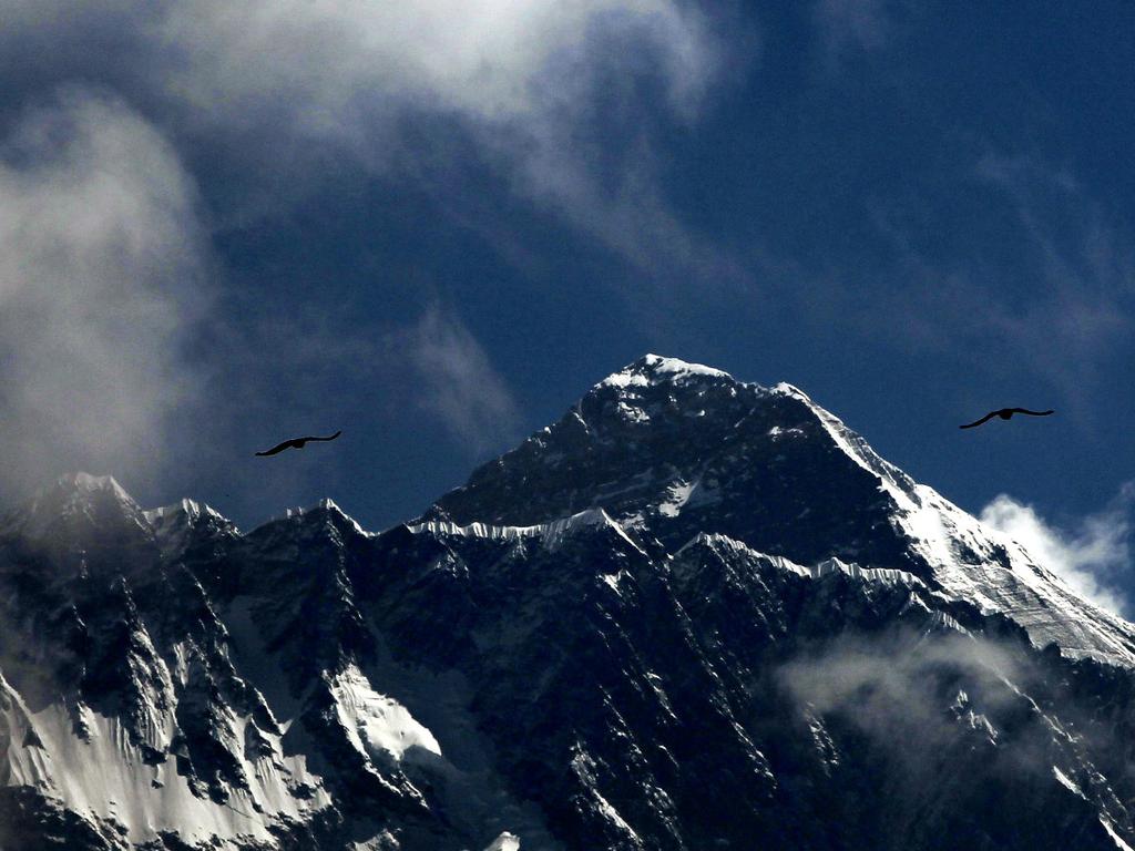 Seasoned mountaineers say the Nepal government’s failure to limit the number of climbers on Mount Everest has resulted in dangerous overcrowding and a greater number of deaths.