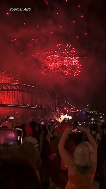 Spectacular Sydney fireworks usher in 2025