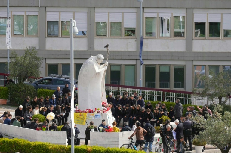 Ailing pope thanks doctors as condition improves