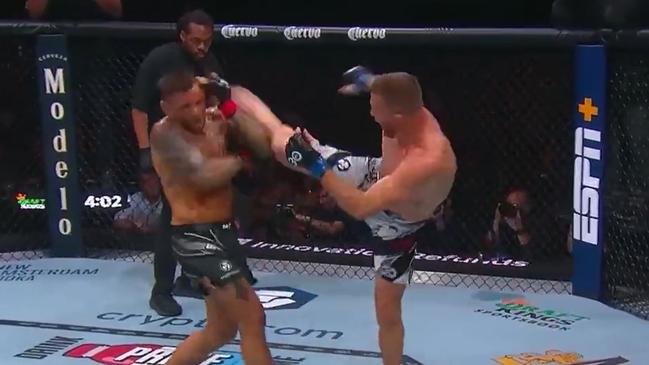 The moment Justin Gaethje knocks out Dustin Poirier and shocked the sport at UFC 291. Photo: Twitter